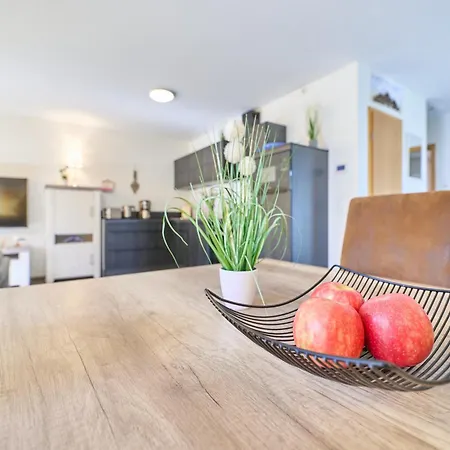 52 3, Lindenweg 6 C Apartment *